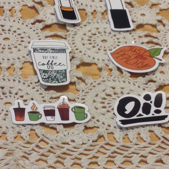 Stickers for cellphone, hydration bottles, etc. Fashionista - Picture 7 of 8